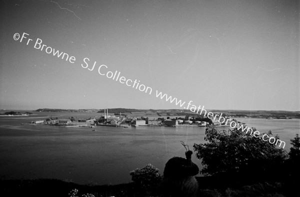 EVENING VIEW OF HAULBOWLINE FROM FORT VILLAS